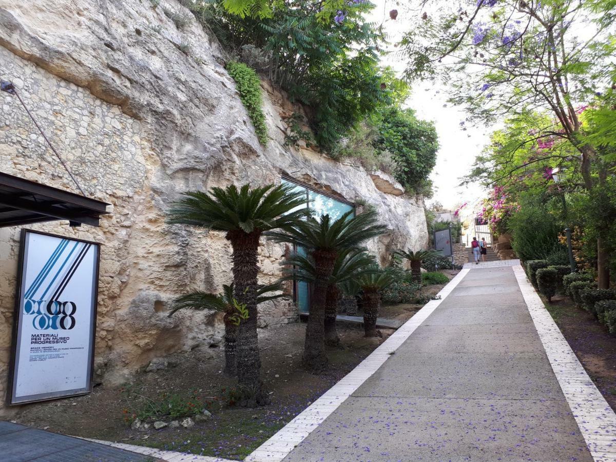 Mari Pintau Hotel Cagliari Bagian luar foto